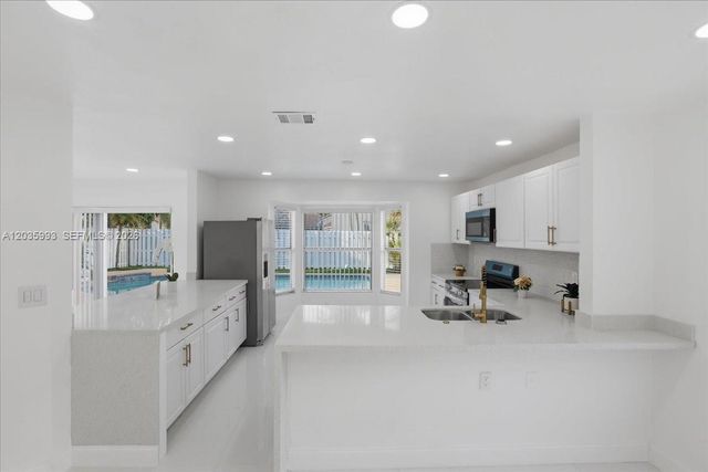 13209 NW 12th Ct, Sunrise, FL 33323
