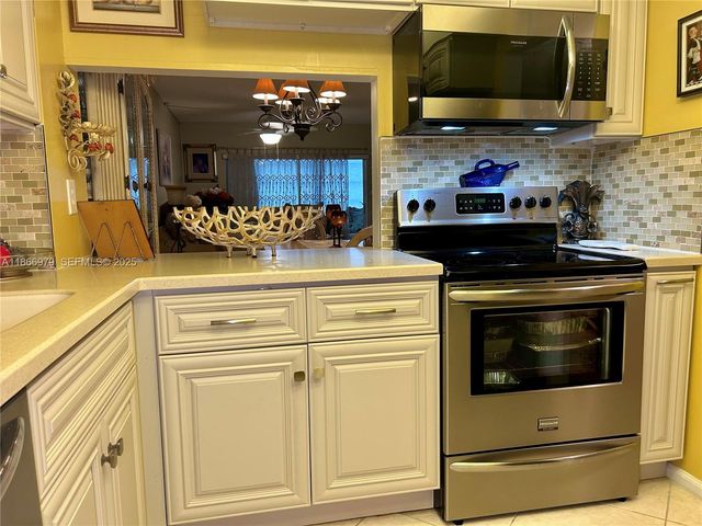 9802 Marina Boulevard 125, Boca Raton, FL 33428