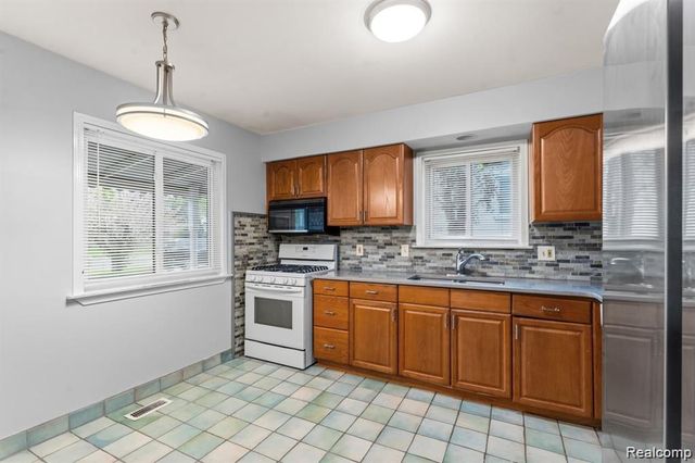 323 N Campbell Road, Royal Oak, MI 48067
