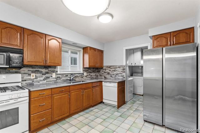 323 N Campbell Road, Royal Oak, MI 48067