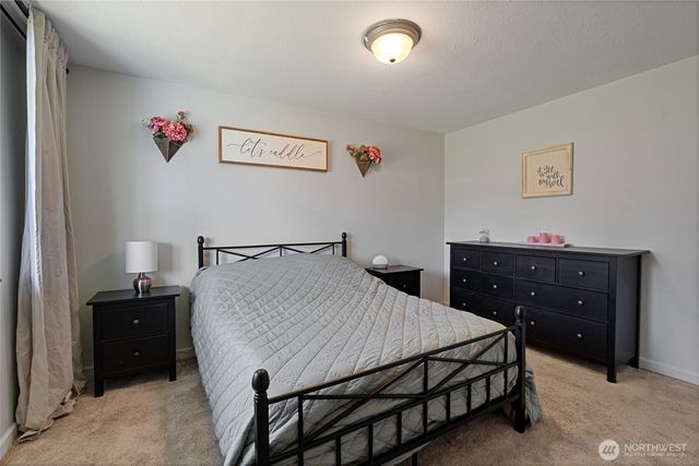 205 Washington Ave S, Eatonville, WA 98328