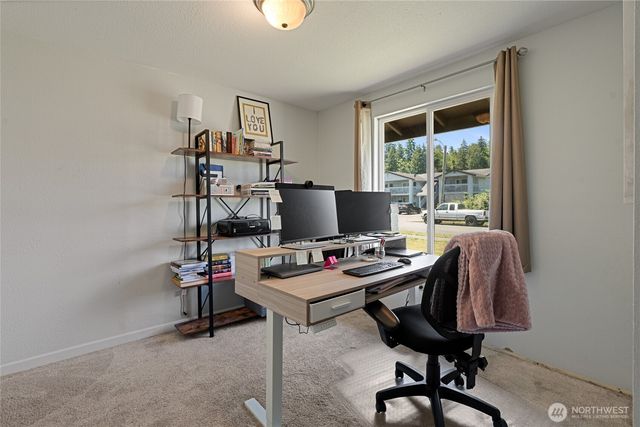 205 Washington Ave S, Eatonville, WA 98328