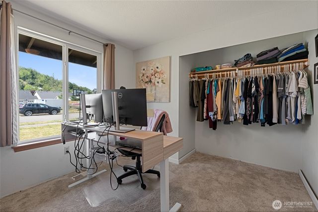 205 Washington Ave S, Eatonville, WA 98328