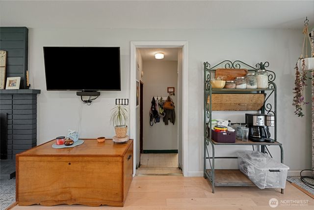 205 Washington Ave S, Eatonville, WA 98328