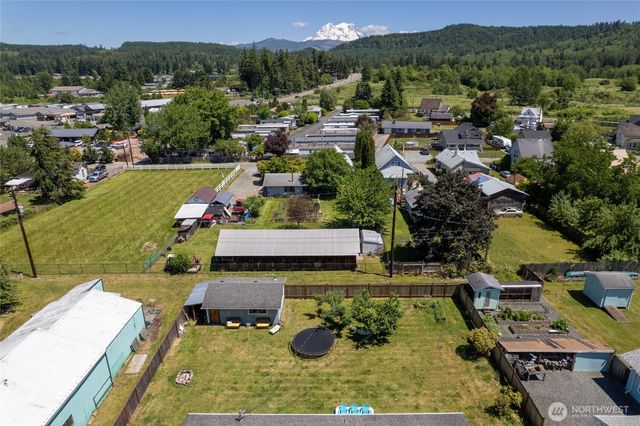 205 Washington Ave S, Eatonville, WA 98328