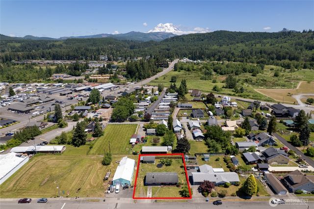 205 Washington Ave S, Eatonville, WA 98328