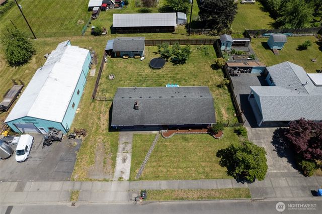 205 Washington Ave S, Eatonville, WA 98328