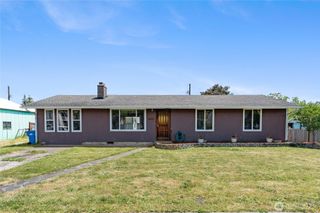 205 Washington Ave S, Eatonville, WA 98328