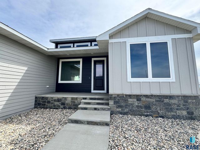2700 N Vermillion Cir Circle, Tea, SD 57064