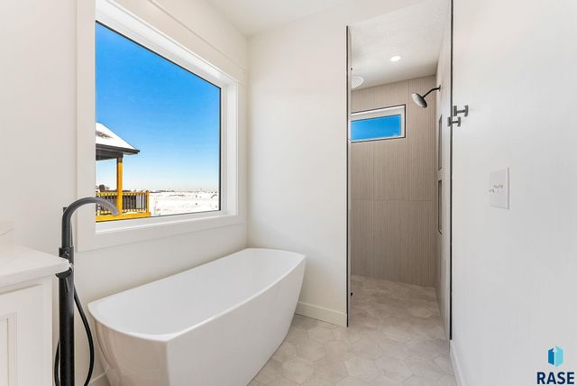 2700 N Vermillion Cir Circle, Tea, SD 57064