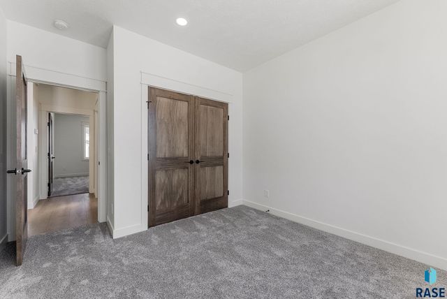 2700 N Vermillion Cir Circle, Tea, SD 57064