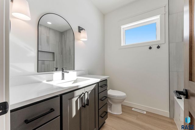 2700 N Vermillion Cir Circle, Tea, SD 57064