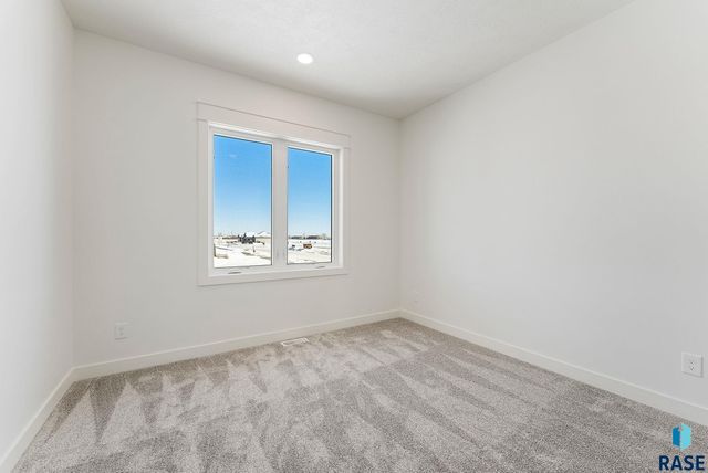 2700 N Vermillion Cir Circle, Tea, SD 57064