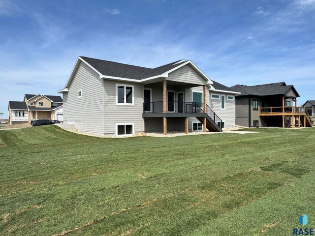 2700 N Vermillion Cir Circle, Tea, SD 57064