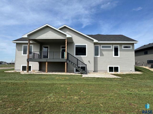 2700 N Vermillion Cir Circle, Tea, SD 57064