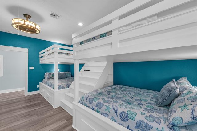 1978 Avenue I, Crystal Beach, TX 77650