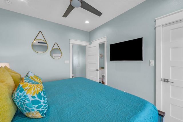 1978 Avenue I, Crystal Beach, TX 77650