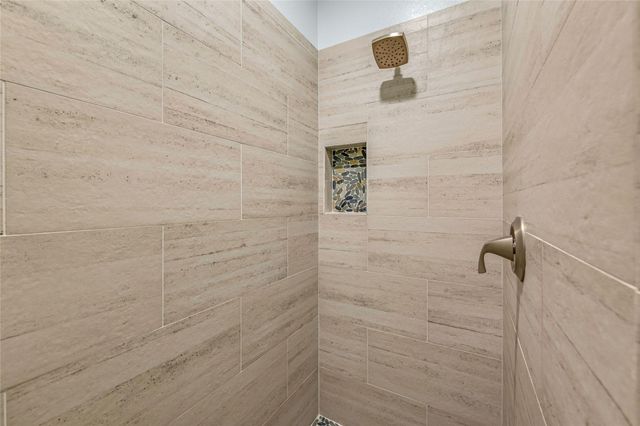 1978 Avenue I, Crystal Beach, TX 77650