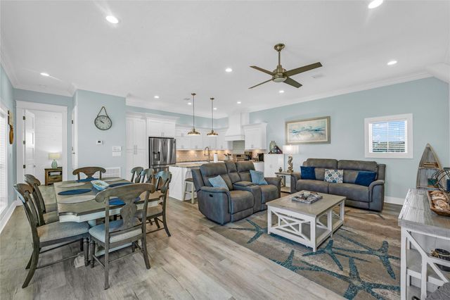 1978 Avenue I, Crystal Beach, TX 77650