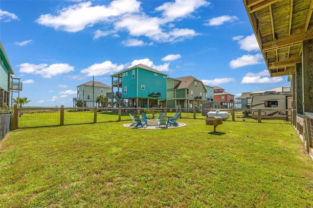 1978 Avenue I, Crystal Beach, TX 77650