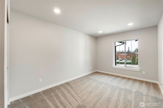 528 Harman Way S, Orting, WA 98360