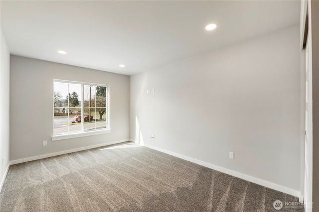 528 Harman Way S, Orting, WA 98360