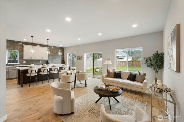 528 Harman Way S, Orting, WA 98360