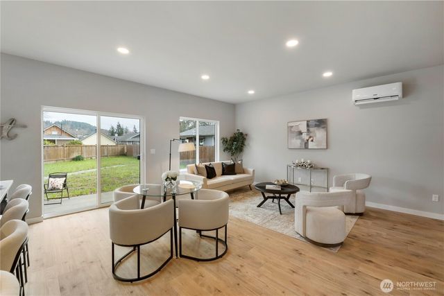 528 Harman Way S, Orting, WA 98360