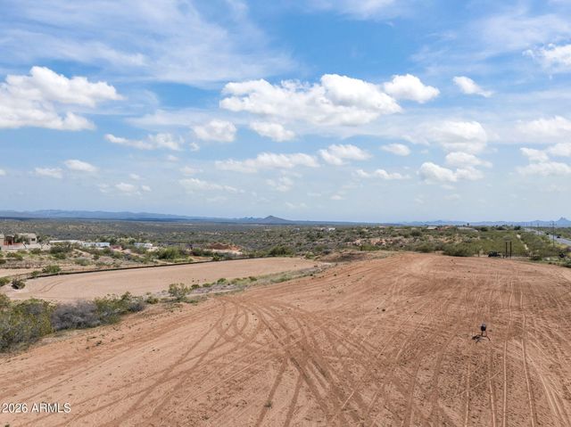 21800 W Hawkeye Road, Congress, AZ 85332