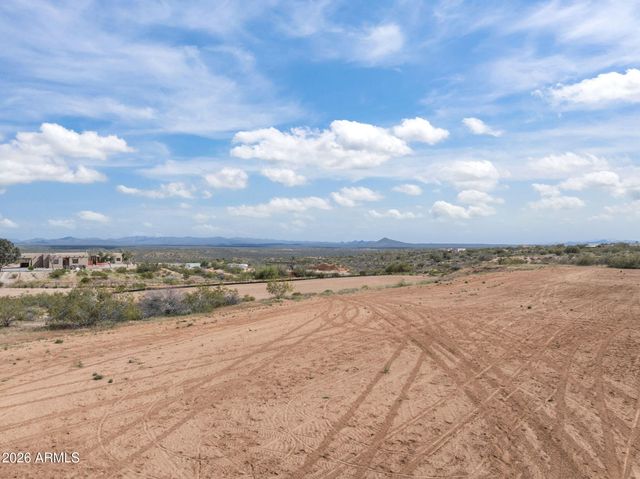 21800 W Hawkeye Road, Congress, AZ 85332