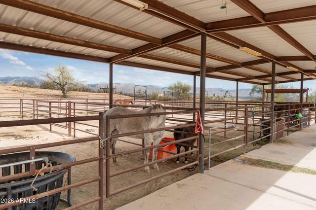 21800 W Hawkeye Road, Congress, AZ 85332