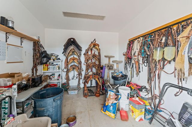 21800 W Hawkeye Road, Congress, AZ 85332