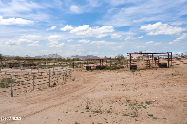 21800 W Hawkeye Road, Congress, AZ 85332