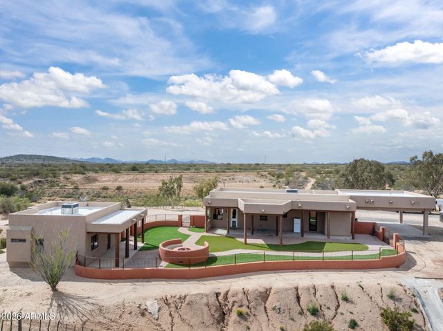 21800 W Hawkeye Road, Congress, AZ 85332