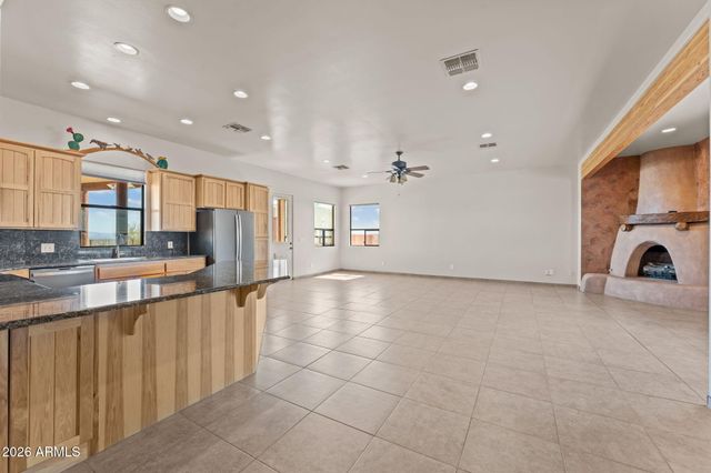 21800 W Hawkeye Road, Congress, AZ 85332