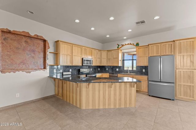 21800 W Hawkeye Road, Congress, AZ 85332