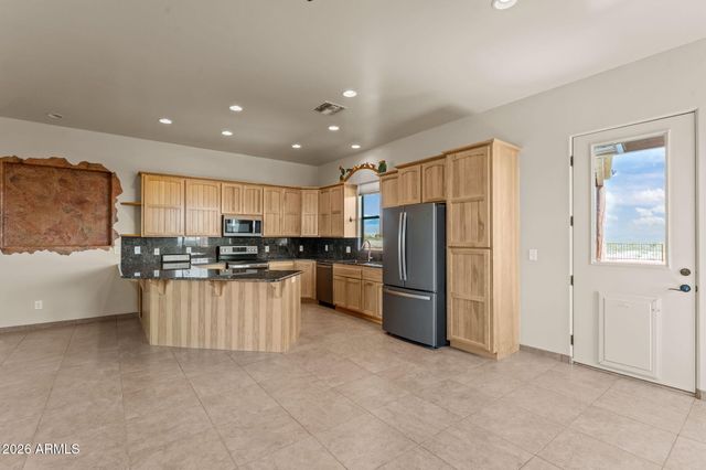 21800 W Hawkeye Road, Congress, AZ 85332