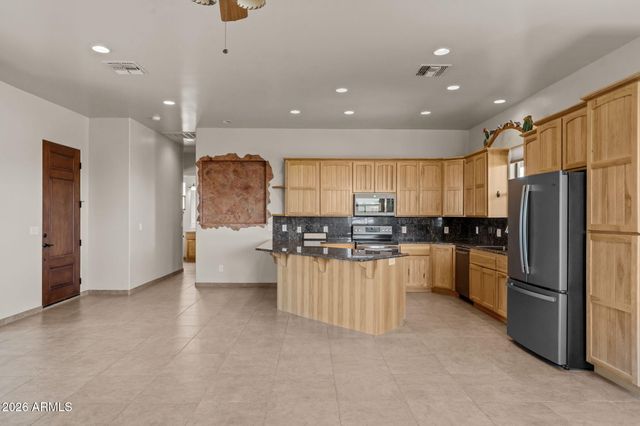 21800 W Hawkeye Road, Congress, AZ 85332