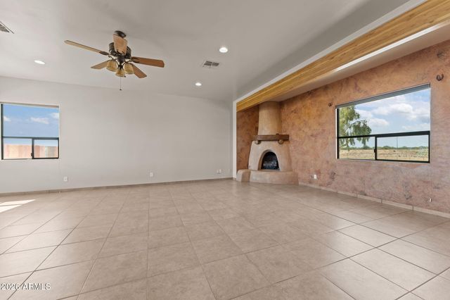 21800 W Hawkeye Road, Congress, AZ 85332