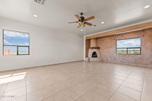 21800 W Hawkeye Road, Congress, AZ 85332