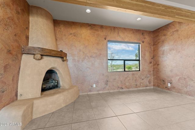 21800 W Hawkeye Road, Congress, AZ 85332