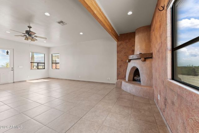 21800 W Hawkeye Road, Congress, AZ 85332