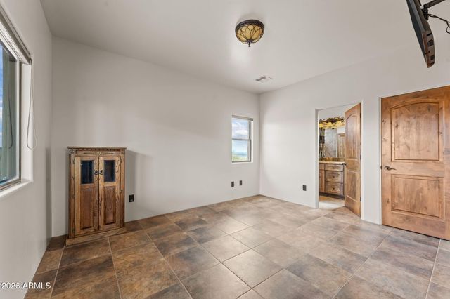 21800 W Hawkeye Road, Congress, AZ 85332