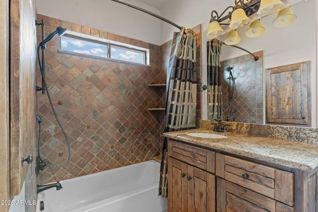 21800 W Hawkeye Road, Congress, AZ 85332