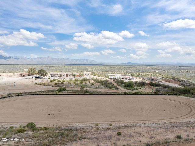 21800 W Hawkeye Road, Congress, AZ 85332