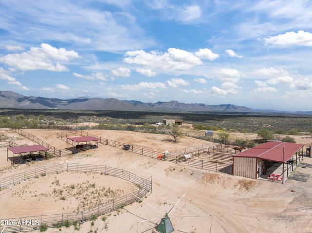 21800 W Hawkeye Road, Congress, AZ 85332