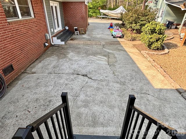 109 Green Acres Road, Mount Holly, NC 28120