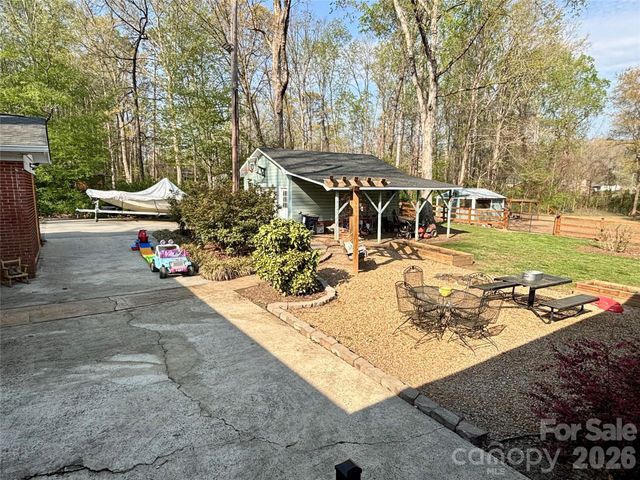 109 Green Acres Road, Mount Holly, NC 28120