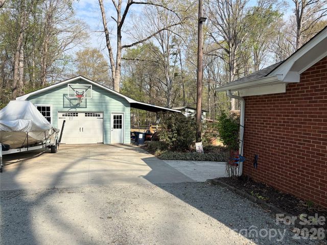 109 Green Acres Road, Mount Holly, NC 28120