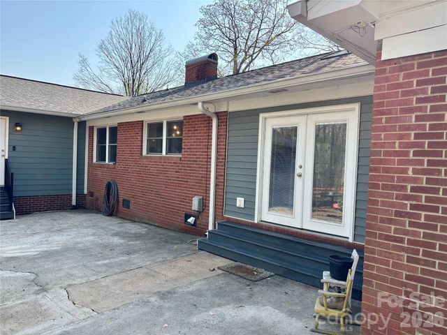 109 Green Acres Road, Mount Holly, NC 28120